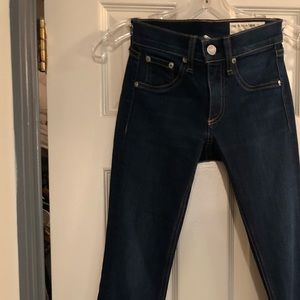 Rag and bone skinnies in Bedford size 23